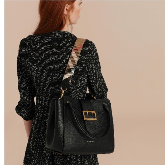 Burberry Medium soft grain buckle Shoulder bag - Picture 1 of 13